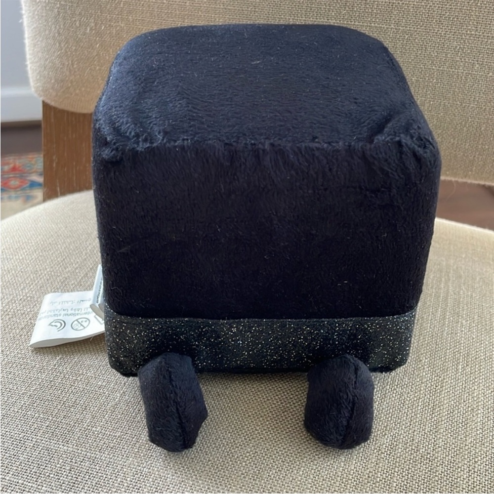 Vampire Cube Plush - Picture 8 of 12